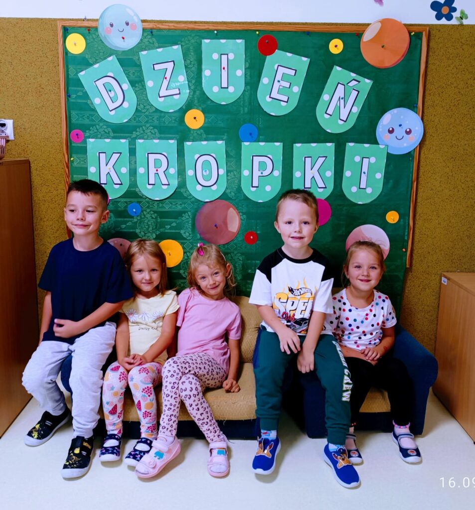 Dzień Kropki grupa ''Żyrafki''