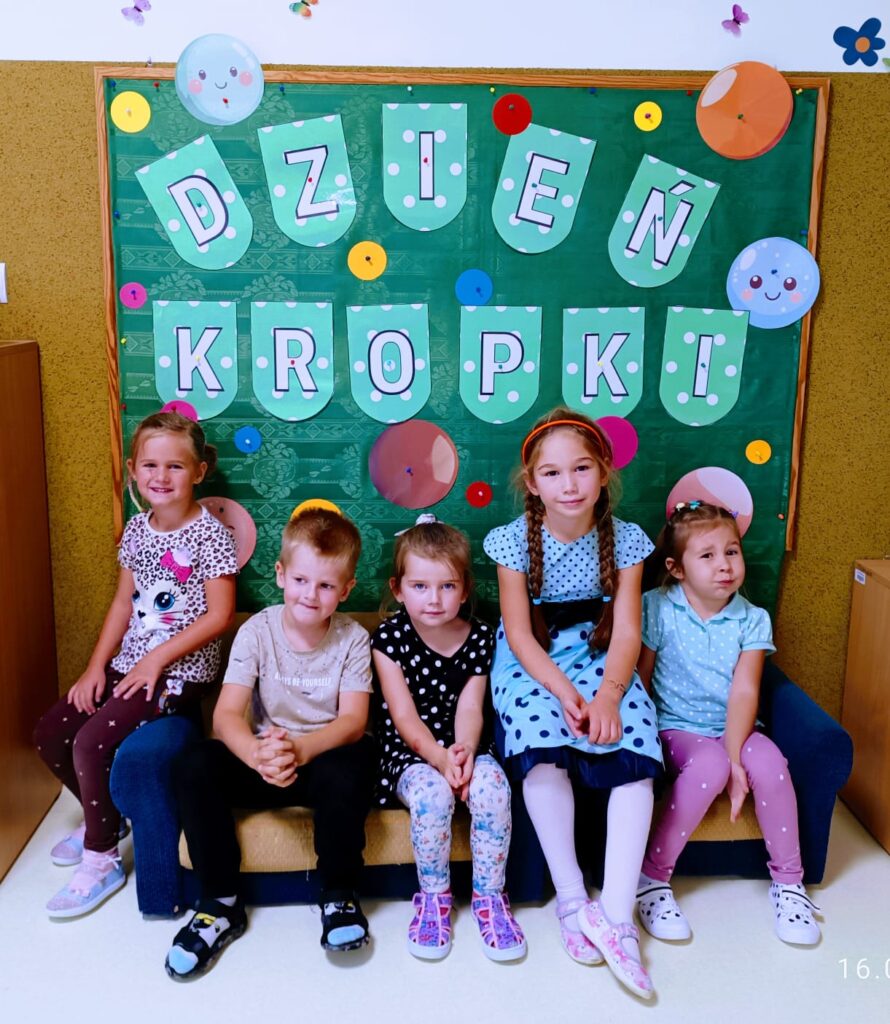 Dzień Kropki grupa ''Żyrafki''