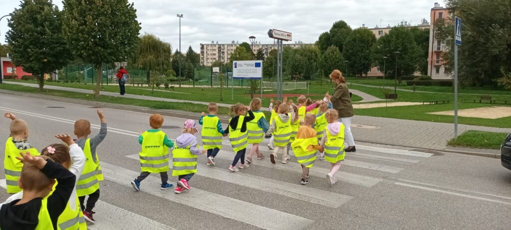 Wyjście na skrzyżowanie grupa ''Papużki''