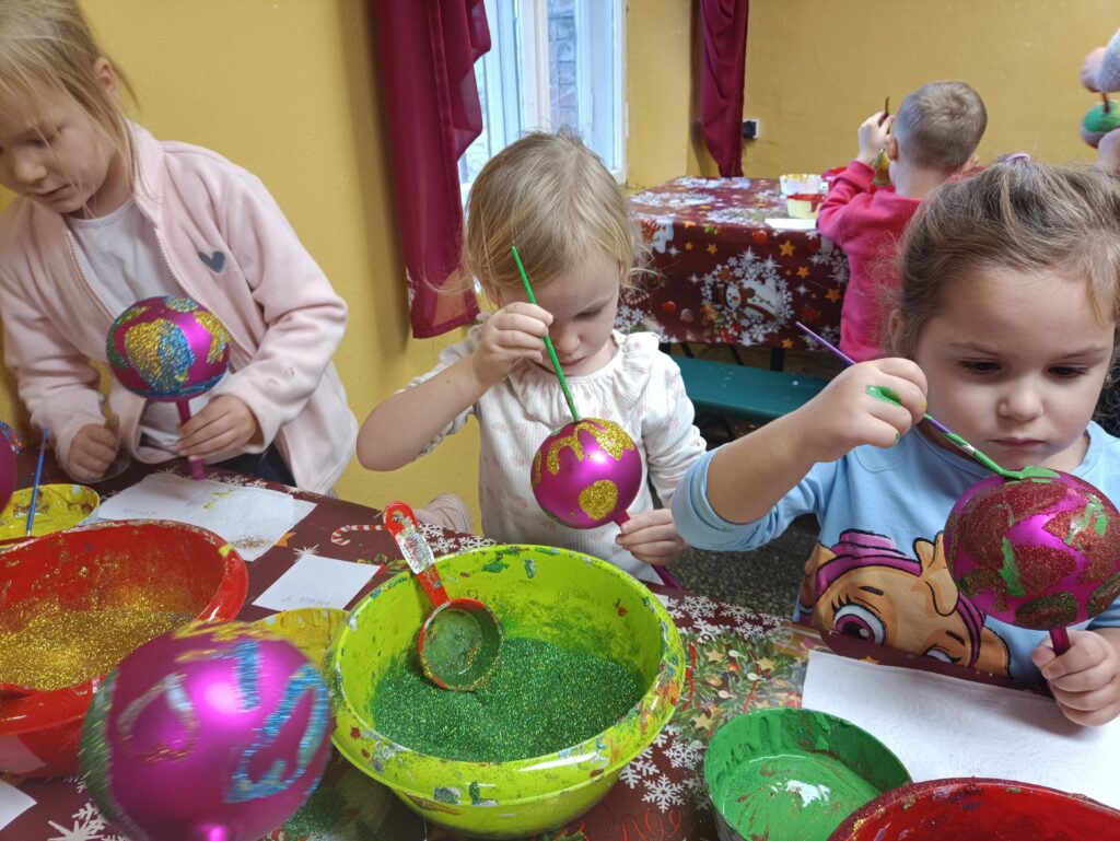 Wycieczka do fabryki bombek ”Decora” w Miechowie