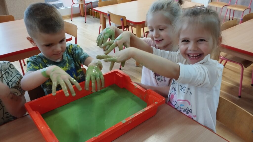 OGÓLNOPOLSKI PROJEKT EDUKACYJNY ,,KRAINA ZMYSŁÓW'' - SLIME